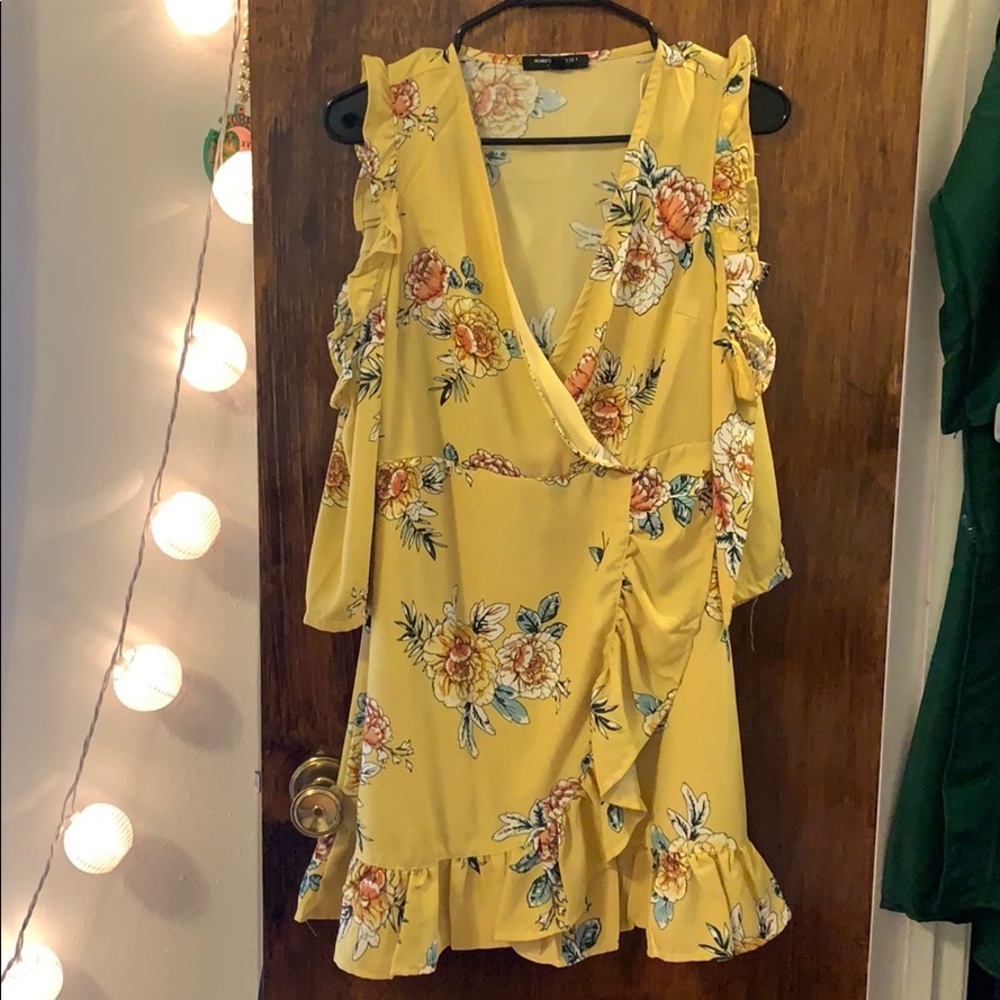 Beautiful yellow flower printed dress
